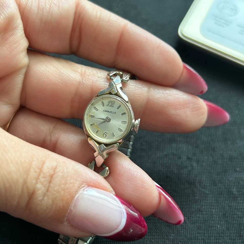 VTG Caravelle Woman's Manual Wind  Watch Needs Battery Needs Cleaning Stretch - Picture 5 of 5